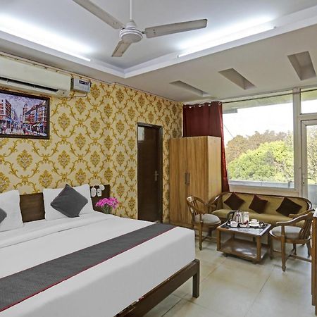 Hotel O Shivam Guest House Ню Делхи Екстериор снимка