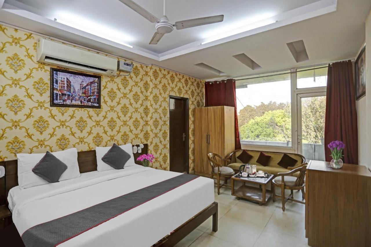 Hotel O Shivam Guest House Ню Делхи Екстериор снимка