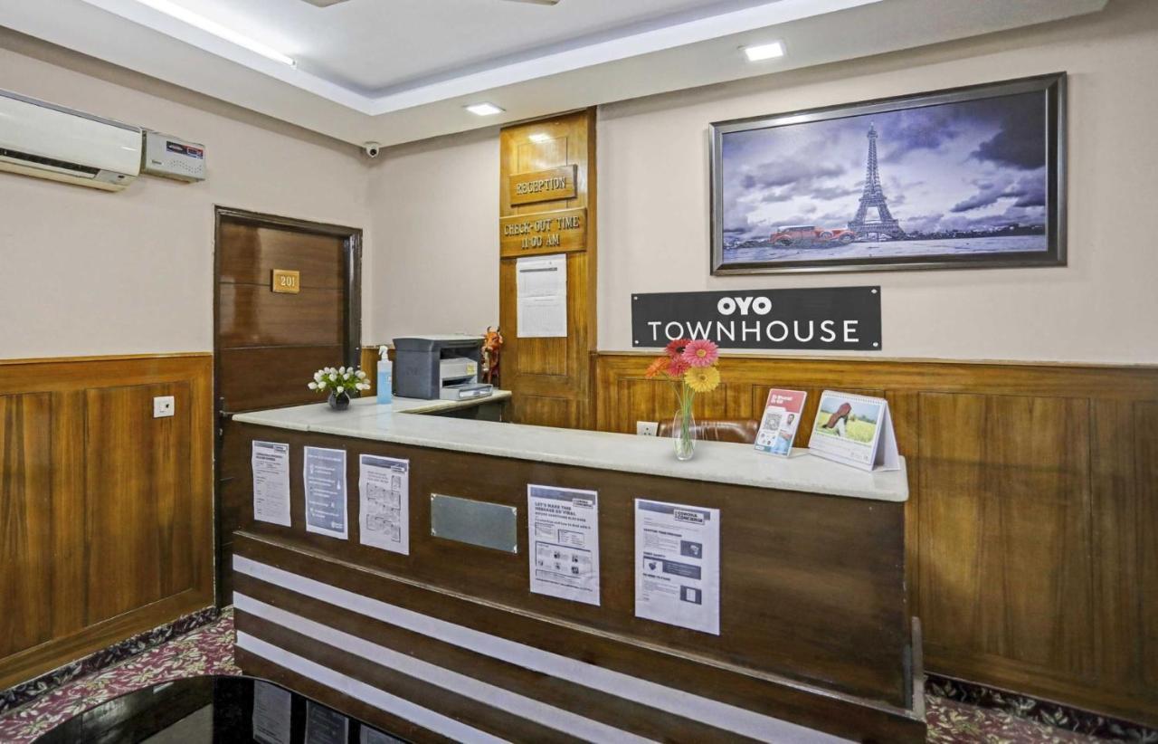Hotel O Shivam Guest House Ню Делхи Екстериор снимка