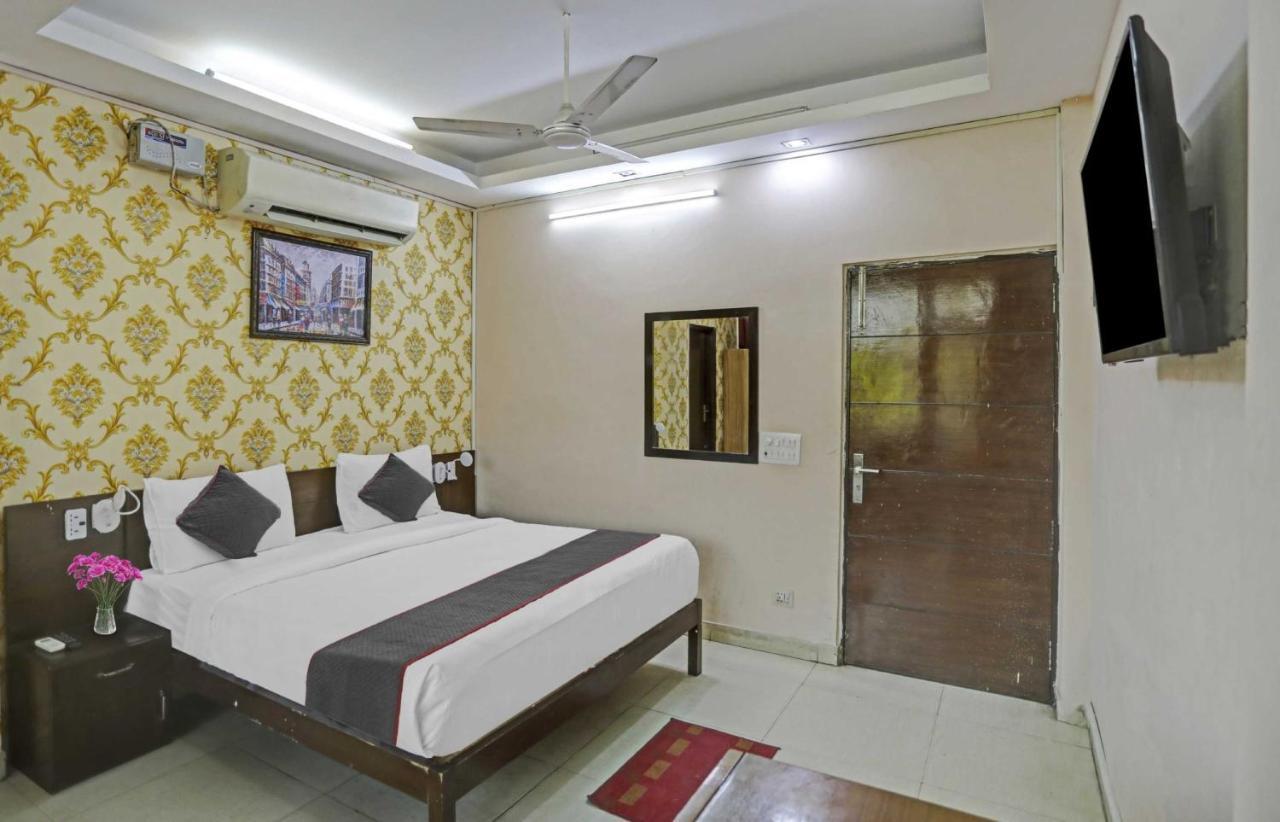 Hotel O Shivam Guest House Ню Делхи Екстериор снимка