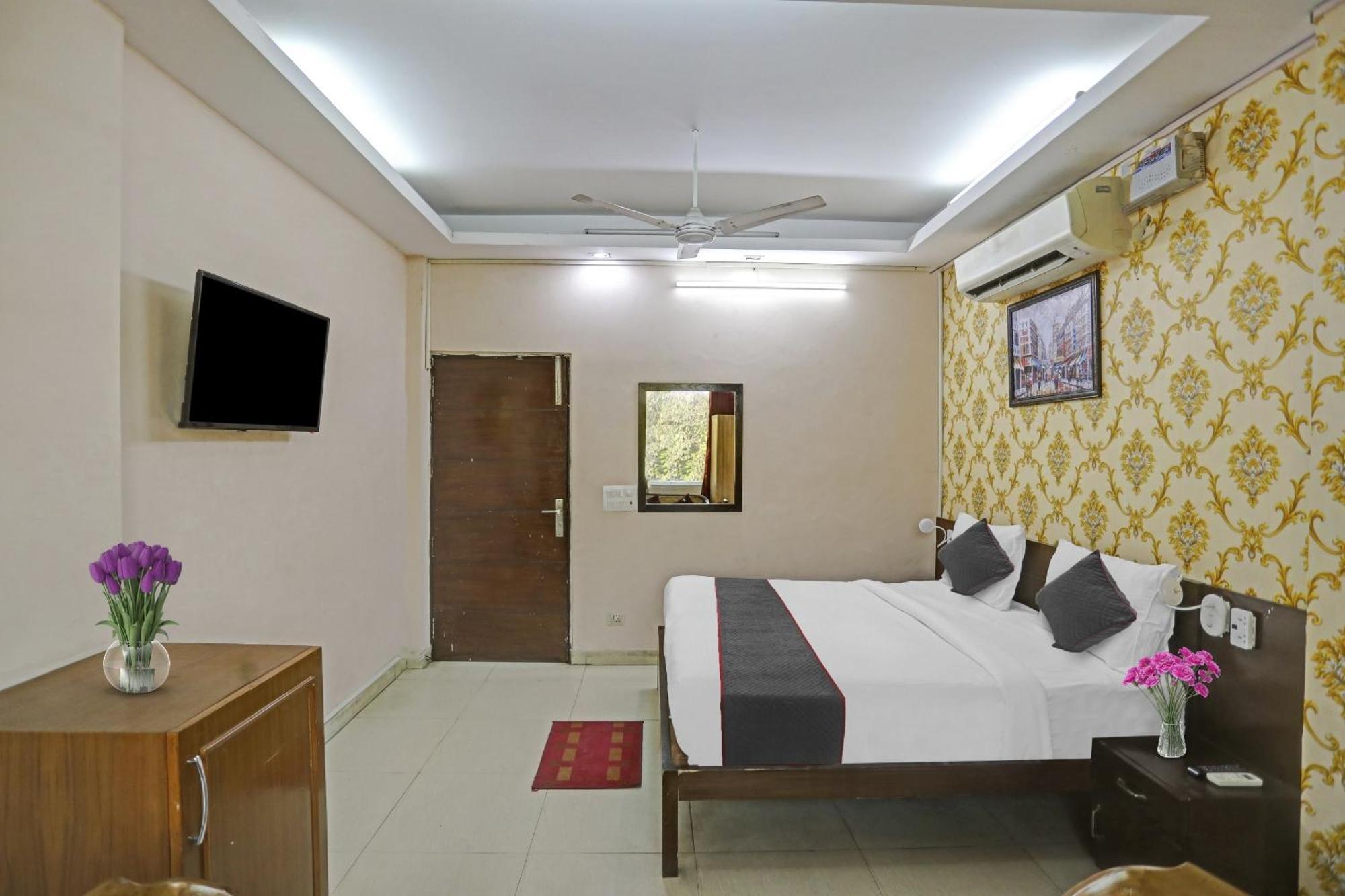 Hotel O Shivam Guest House Ню Делхи Екстериор снимка