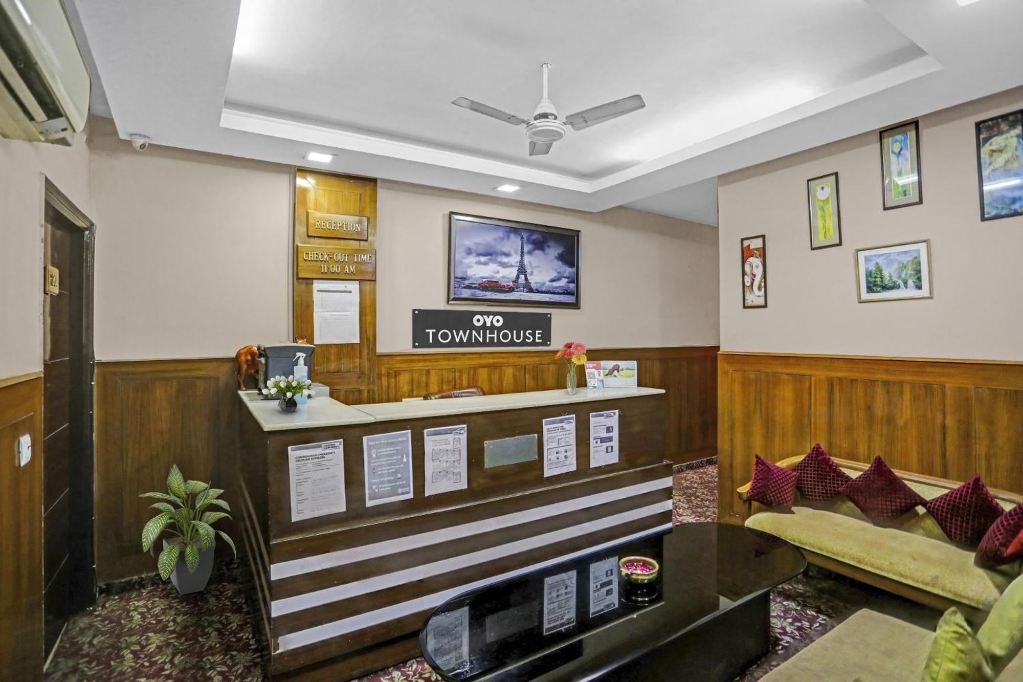 Hotel O Shivam Guest House Ню Делхи Екстериор снимка