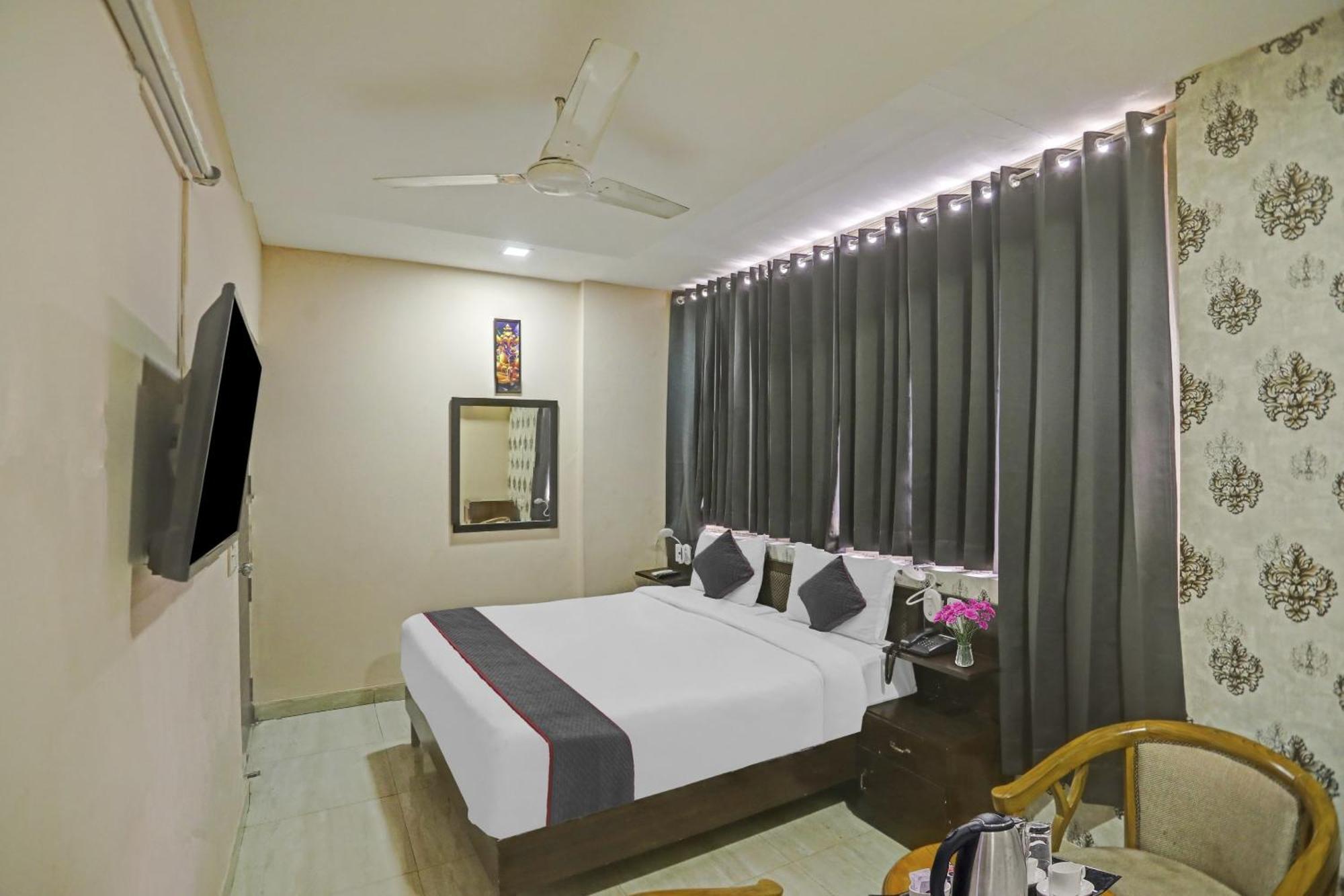 Hotel O Shivam Guest House Ню Делхи Екстериор снимка
