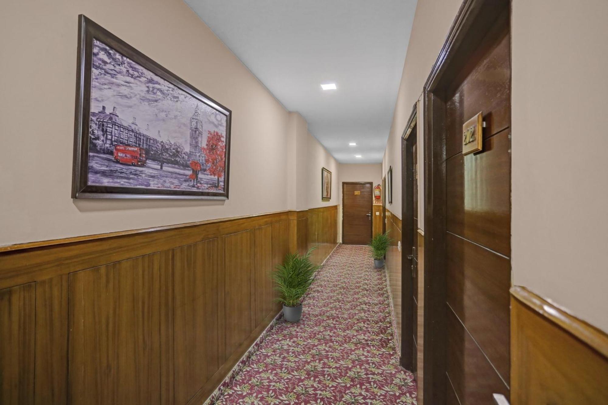 Hotel O Shivam Guest House Ню Делхи Екстериор снимка