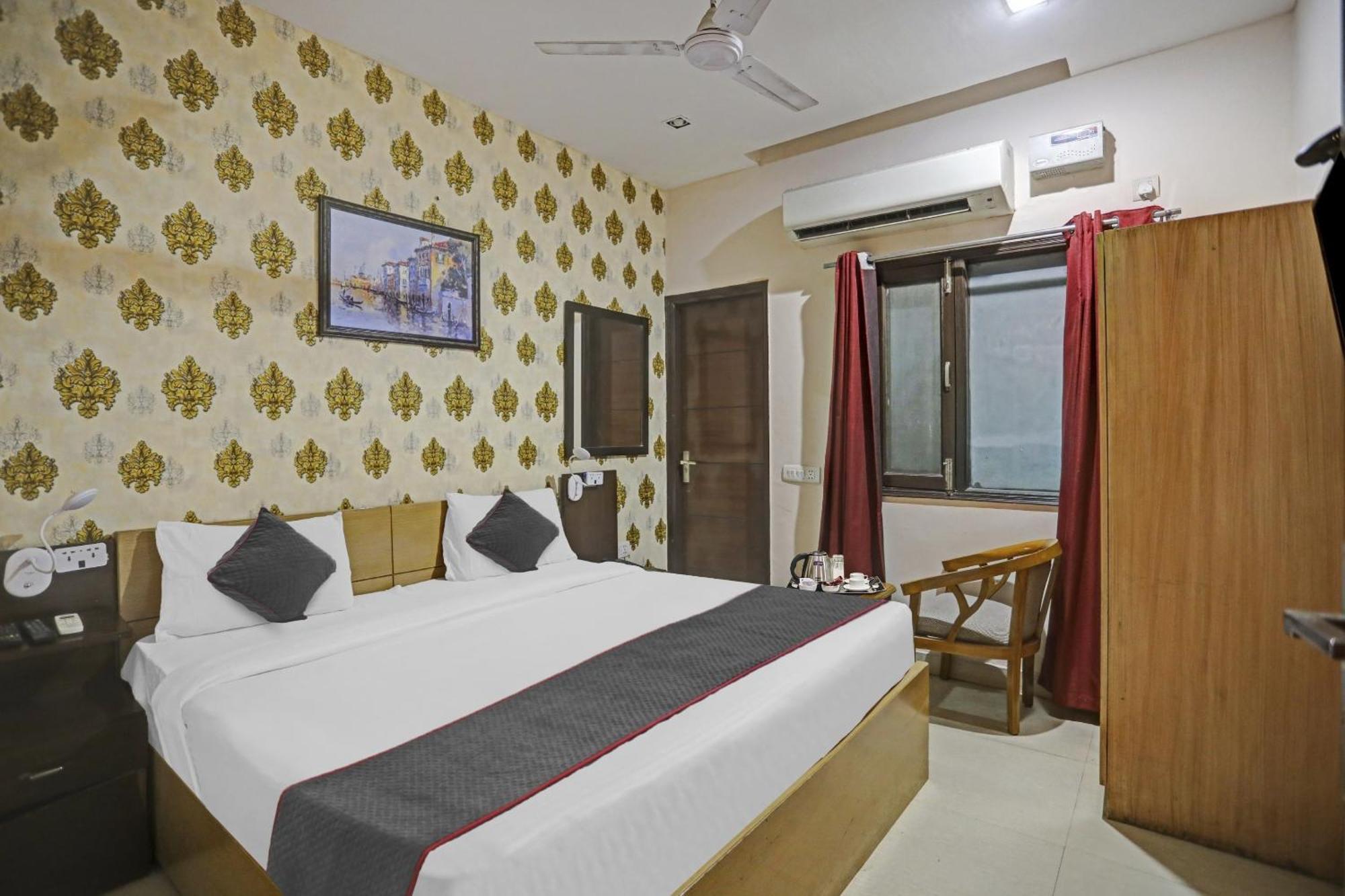 Hotel O Shivam Guest House Ню Делхи Екстериор снимка