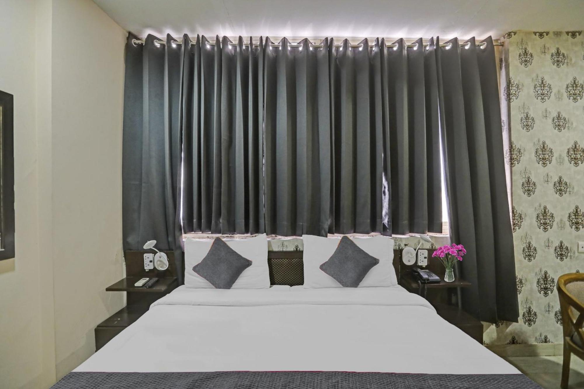 Hotel O Shivam Guest House Ню Делхи Екстериор снимка